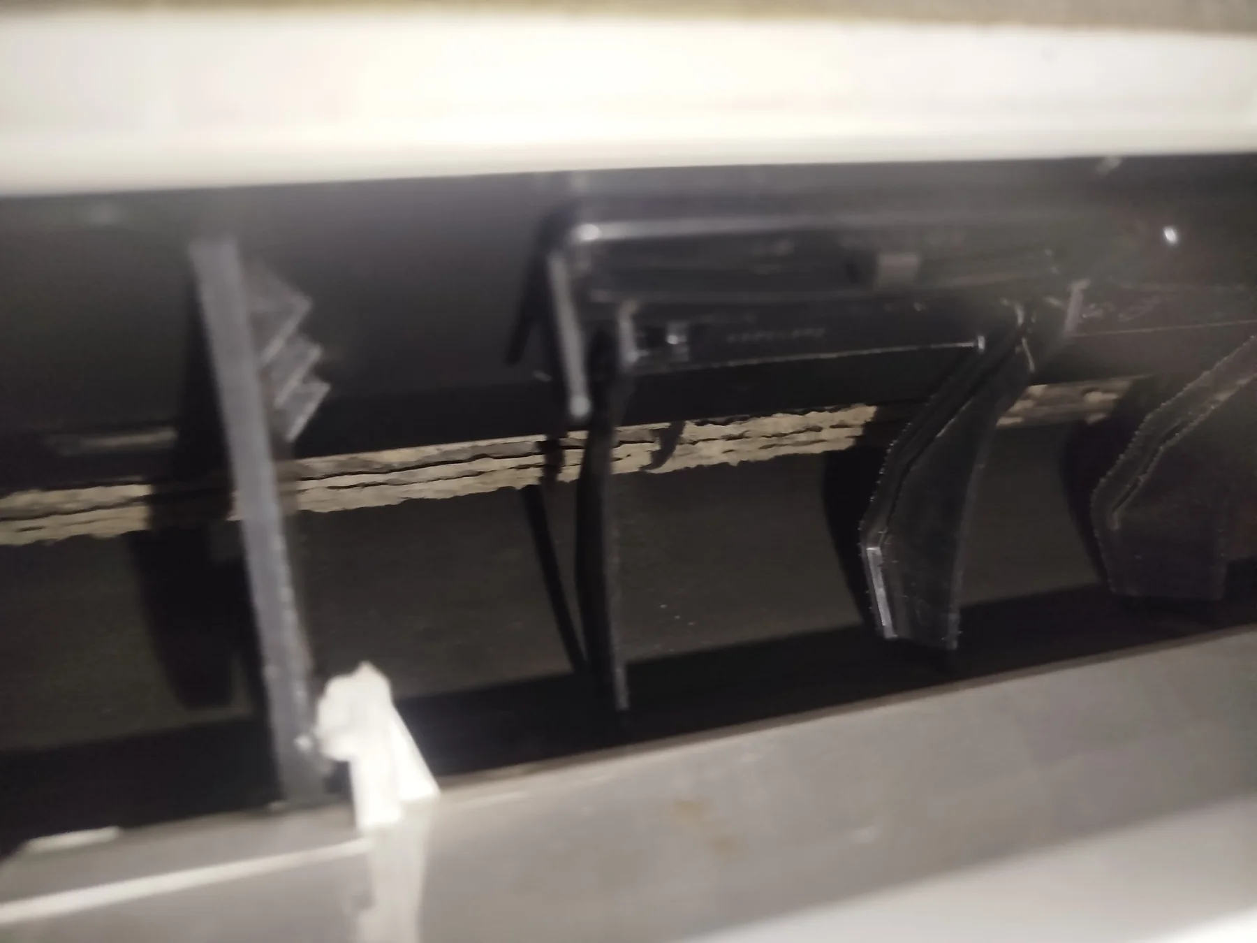 Split klima iç ünitede bakım öncesi kirlenme detayı